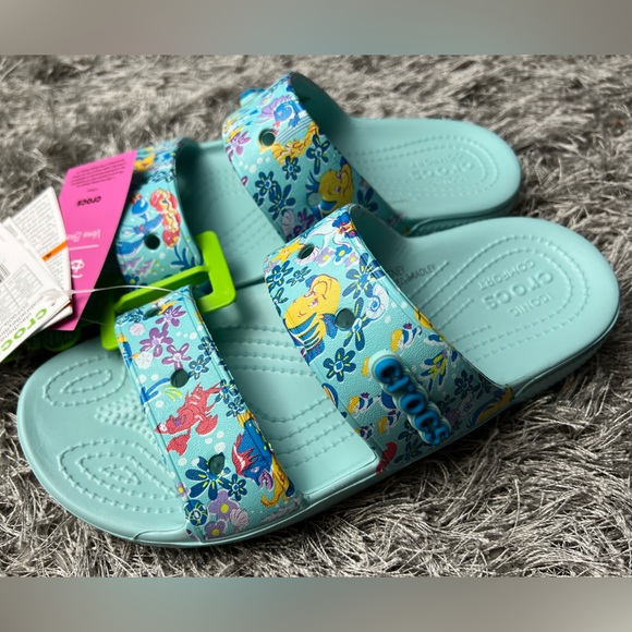 🧜🏻♀️Disney & Vera Bradley Ariel Crocs | Size 7 Brand New in Packaging🧜🏻♀️ - Picture 2 of 12